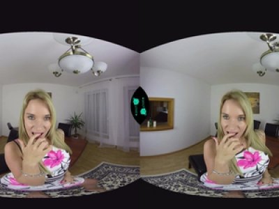 Angel Piaff se gode en VR
