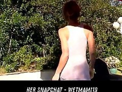 Bébé chaud qui s'huile le corps HER SNAPCHAT WETMAMI19 ADD HD