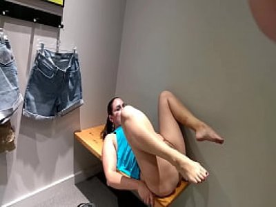 Femme baisée et crépue dans la loge d'un centre commercial 1440p