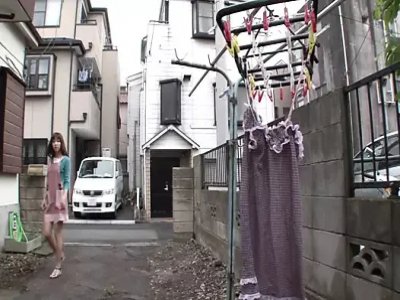 MILF japonaise excitée reçoit une double bite à l'intérieur : Porno gratuit dd